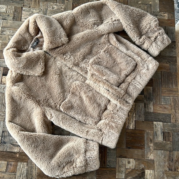 Tan Faux Fur Cropped Jacket - Picture 2 of 9